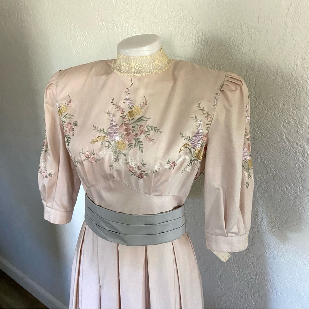 Vintage Dead Stock Donna Morgan 40s 50s Style Dress Floral Embroidered Blush - Picture 3 of 15